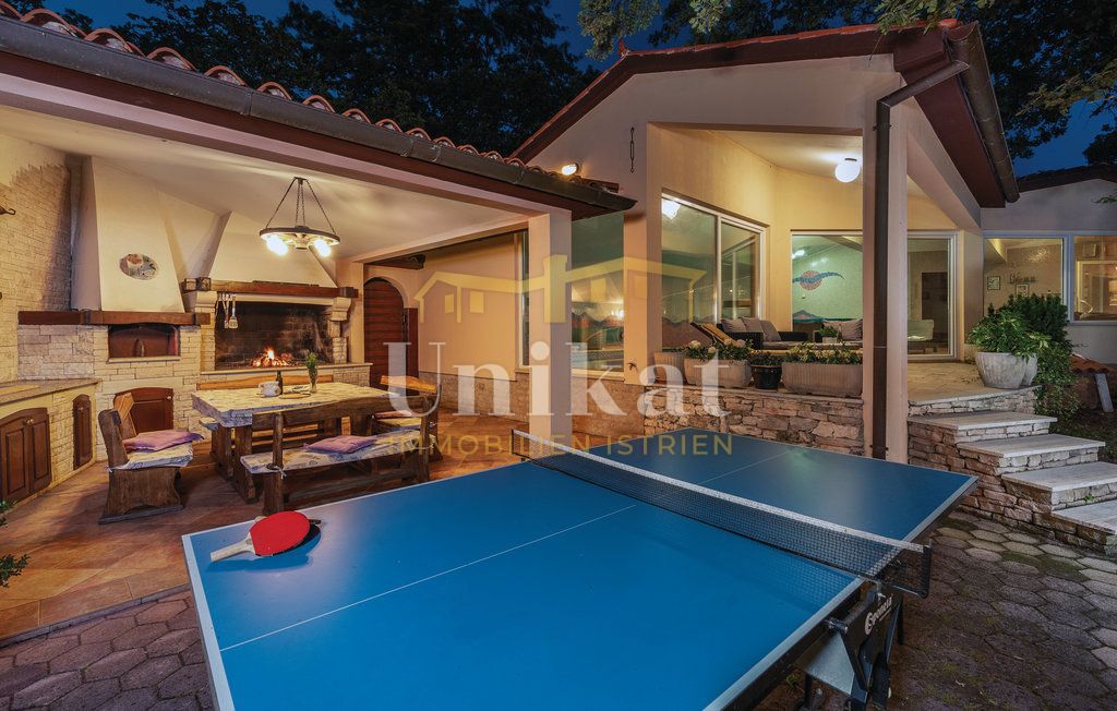 Enonadstropna hiša z wellness prostorom